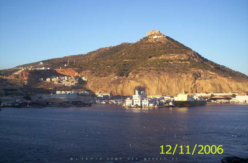 ORAN 11 2006 ARRIVEE DANS LE PORT D ORAN.JPG